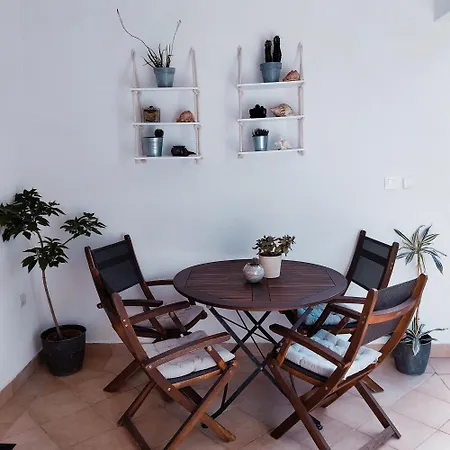 Vin Apartment-near The Bay Διαμέρισμα *