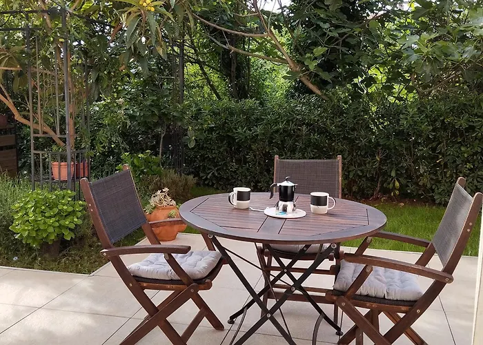 Vin Apartment-near The Bay Διαμέρισμα Πούλα