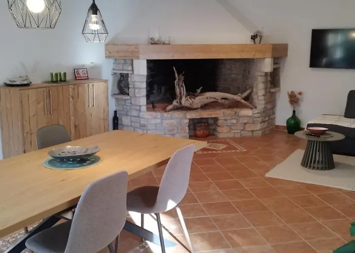 Vin Apartment-near The Bay * Πούλα